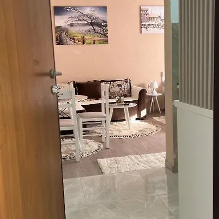 Downtown Apartment *